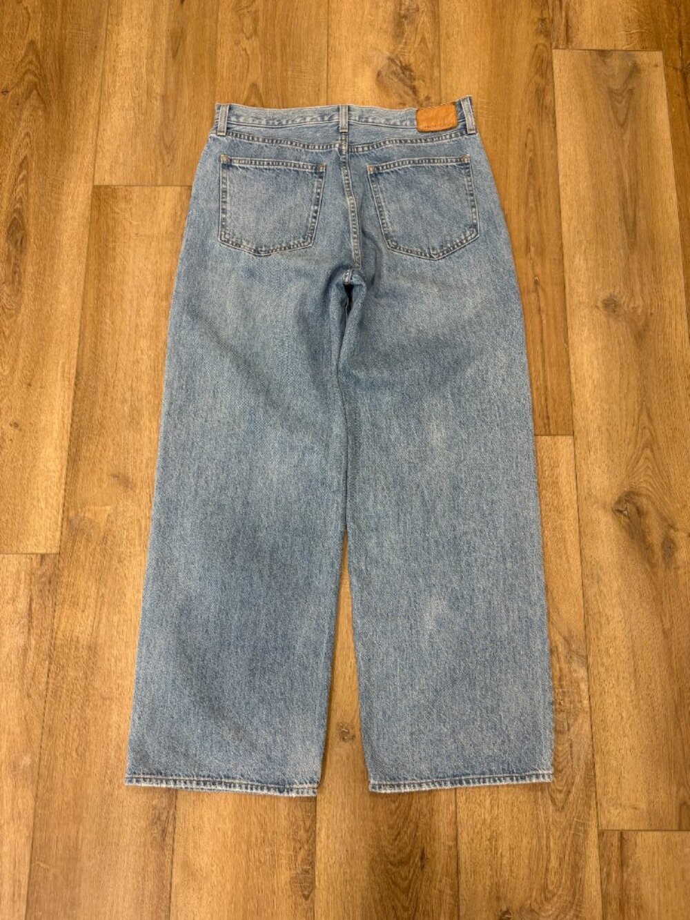🌟DENIM FORUM🌟 ARITZIA THE 90'S LO-RISE BAGGY WIDE LIGHT WASH SZ 30 - Picture 6 of 8